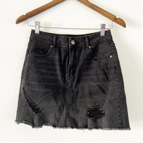 Distressed Denim Skirt Black Mini Skirt Deconstructed Size 2 Wild Fable - Picture 3 of 15